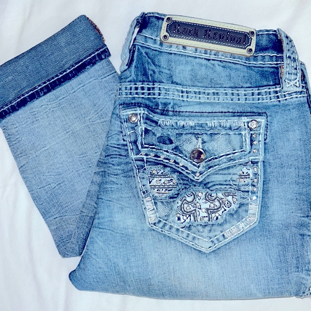 Buckle Jeans NWOT still to big for me. Very pretty LIGHT BLUE ROCK REVIVALS